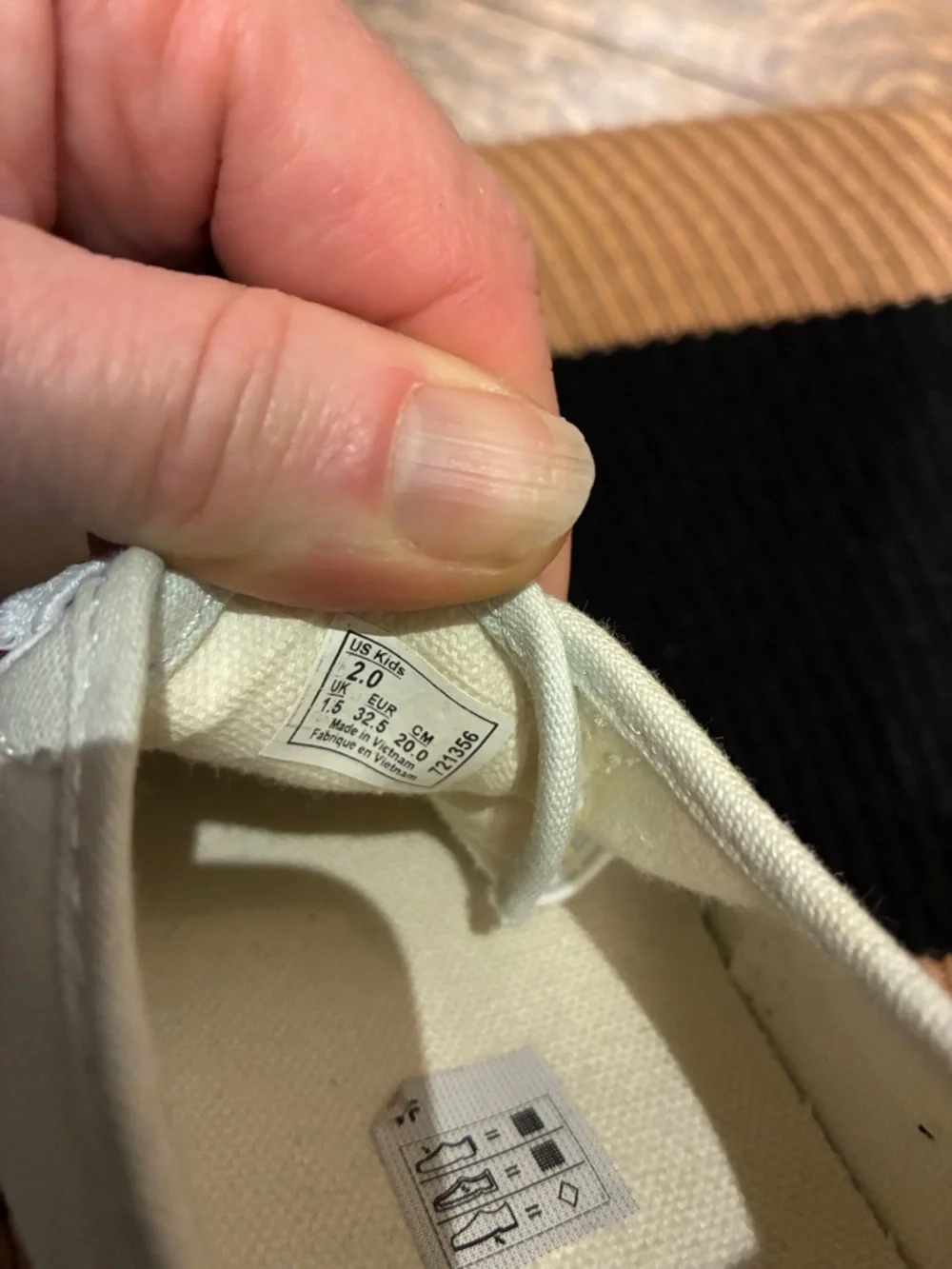 NWOT Vans Low-Top Canvas Sneakers in Pale Mint and White - Picture 6 of 6